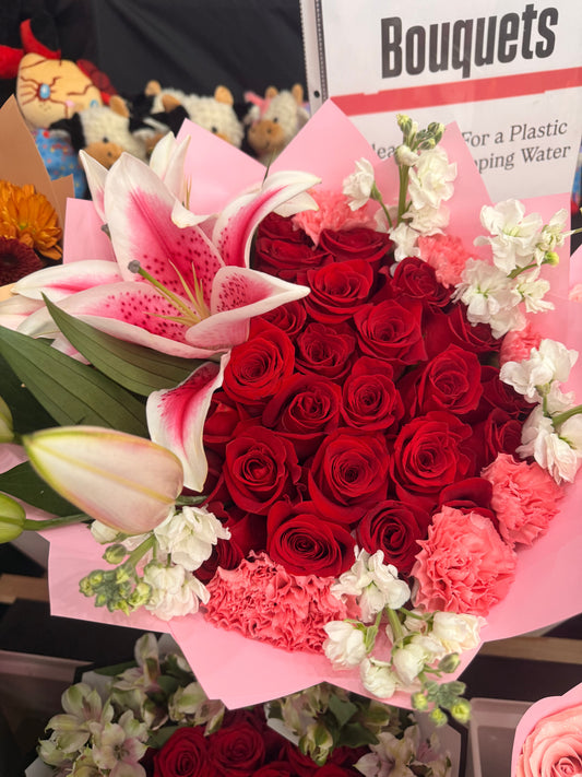 Red Pink Bouquet by Bianca's Flowers